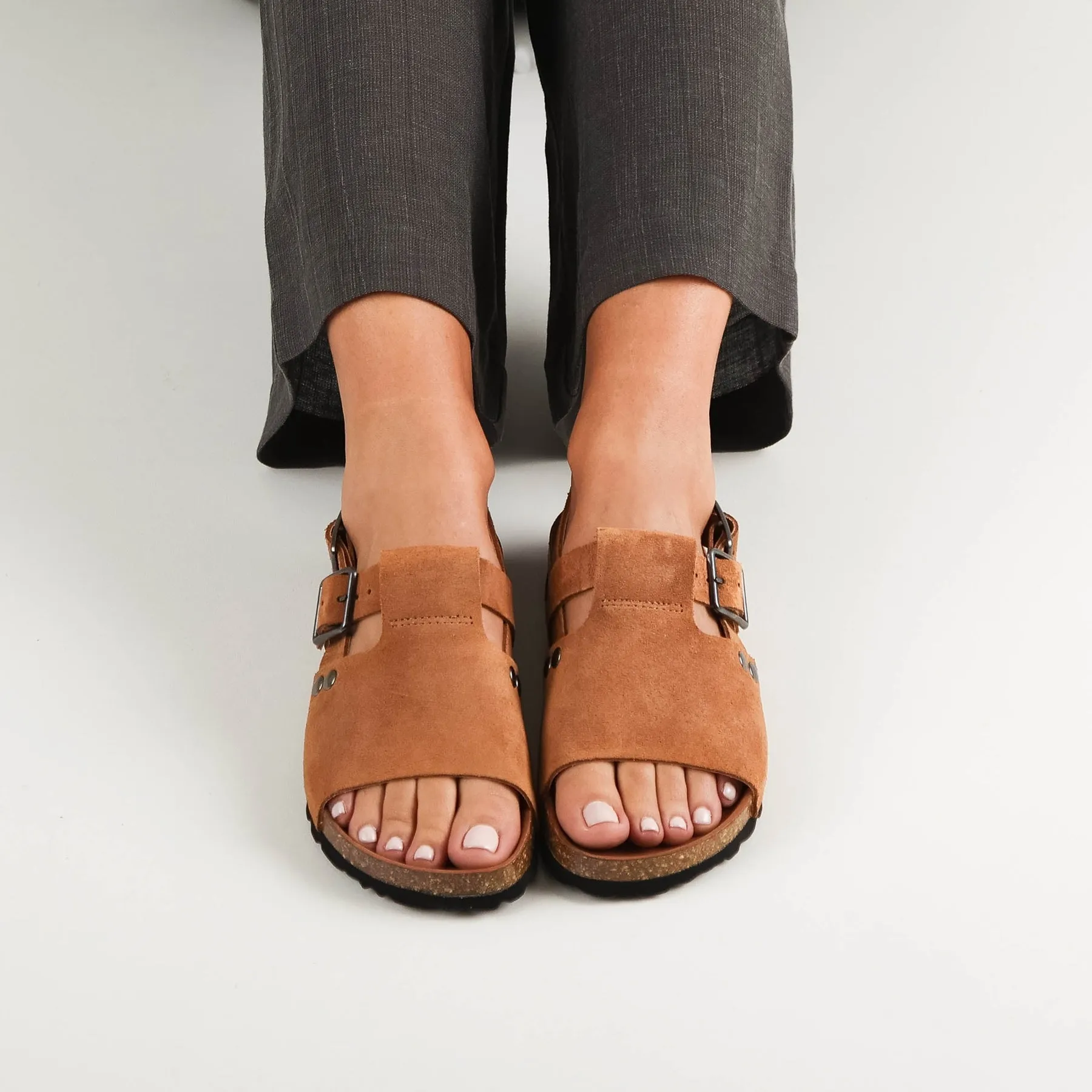 GIANN CROSSOVER STRAP SANDALS LEATHER